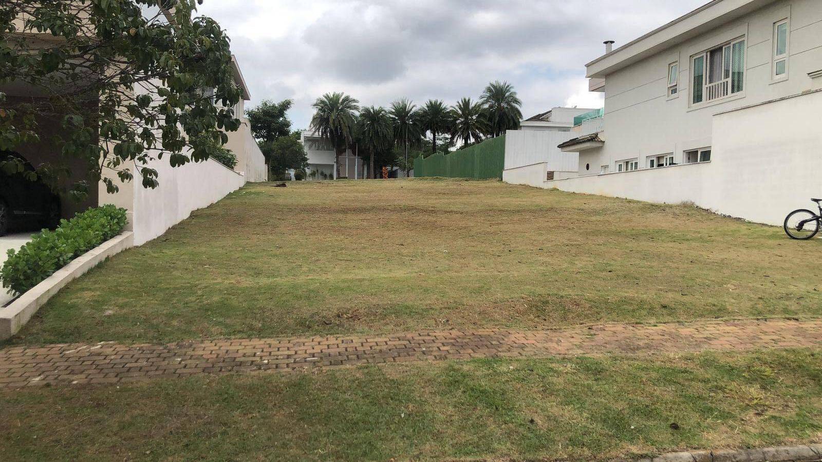 #111 - Terreno em condomínio para Venda em Santana de Parnaíba - SP