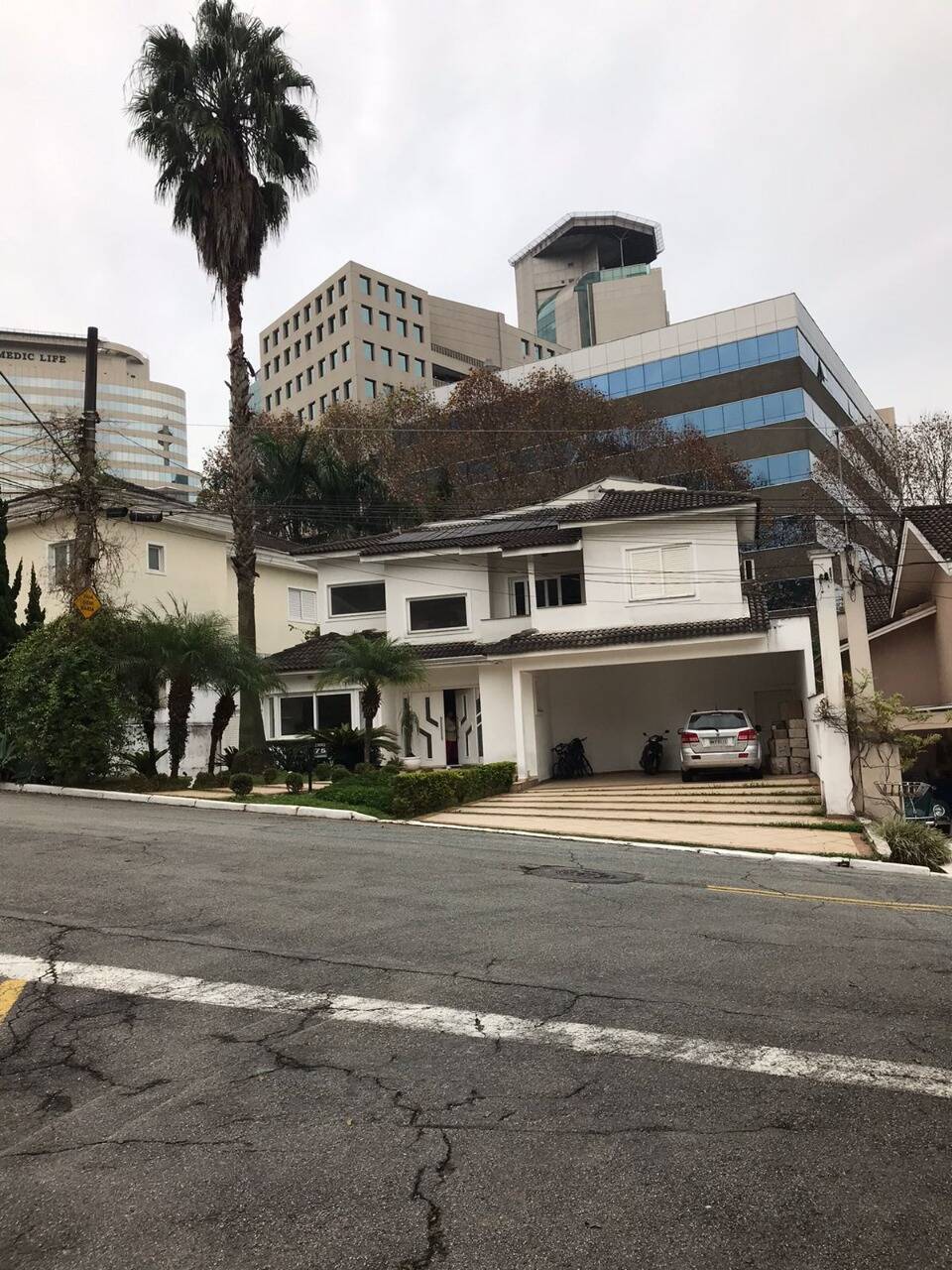 #131 - Casa para Venda em Santana de Parnaíba - SP