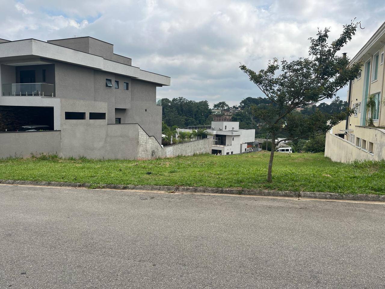 #407 - Terreno em condomínio para Venda em Jandira - SP