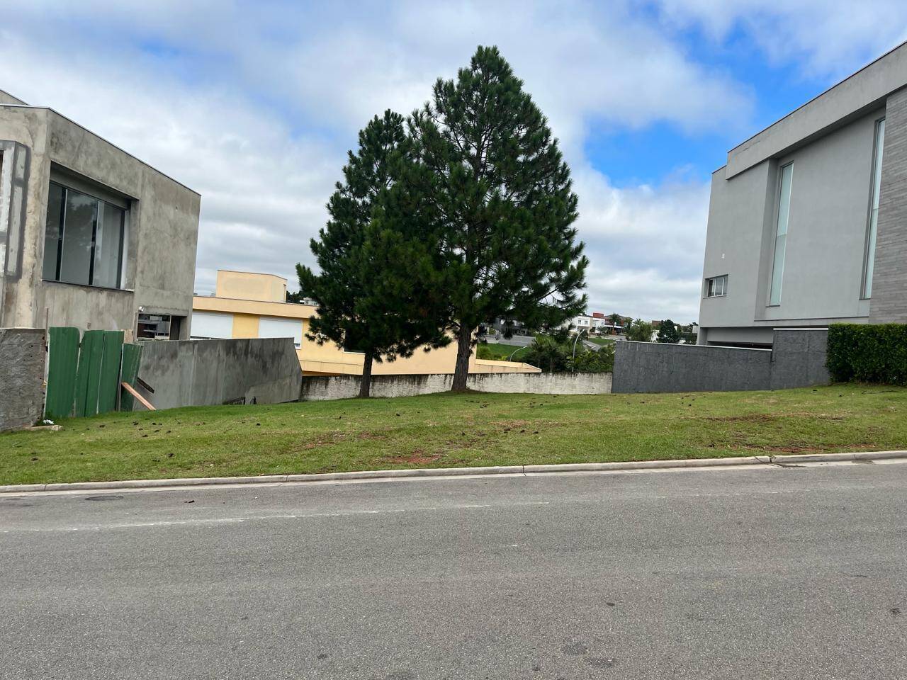 #420 - Terreno em condomínio para Venda em Carapicuíba - SP