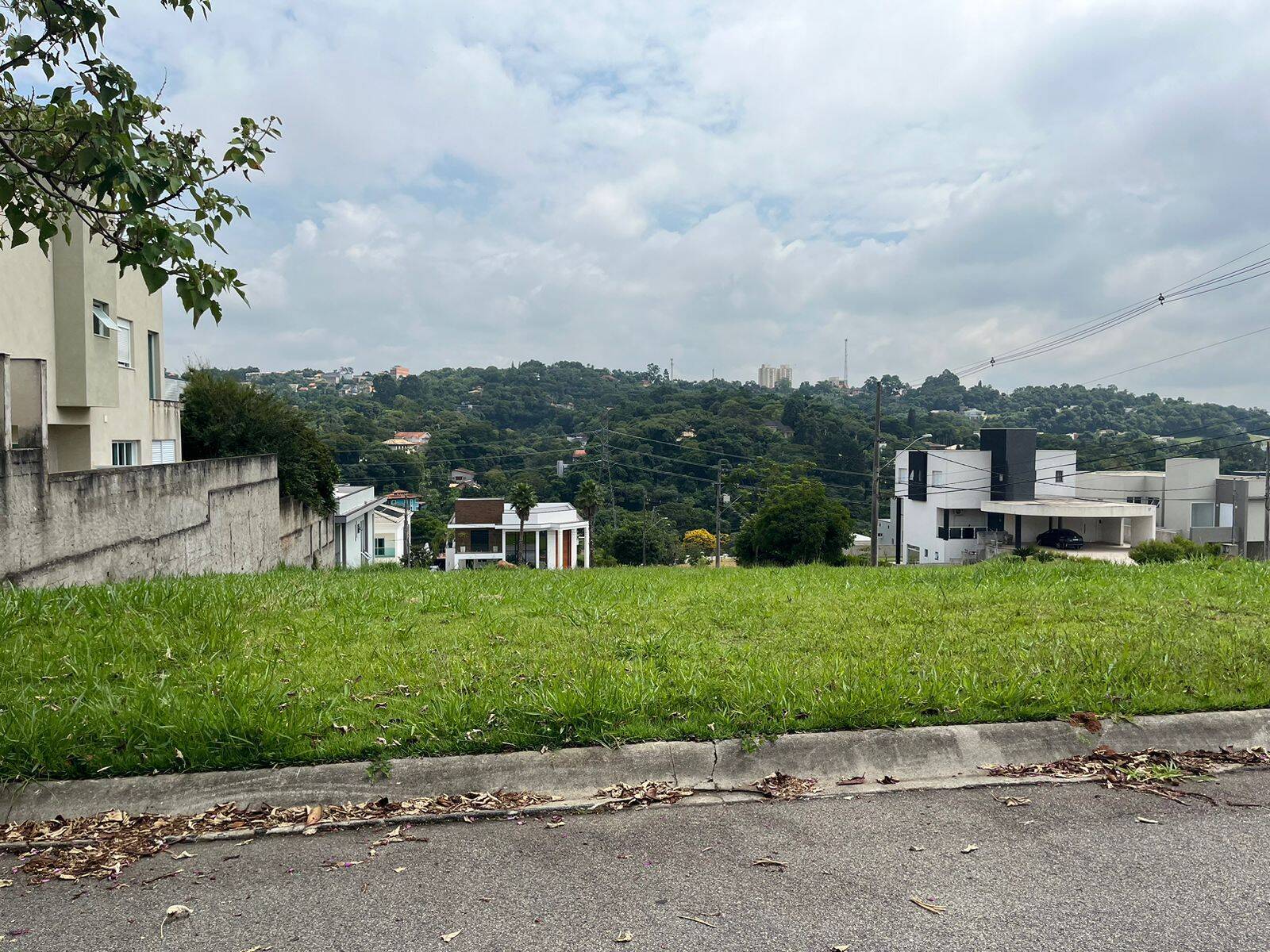 #498 - Terreno em condomínio para Venda em Jandira - SP