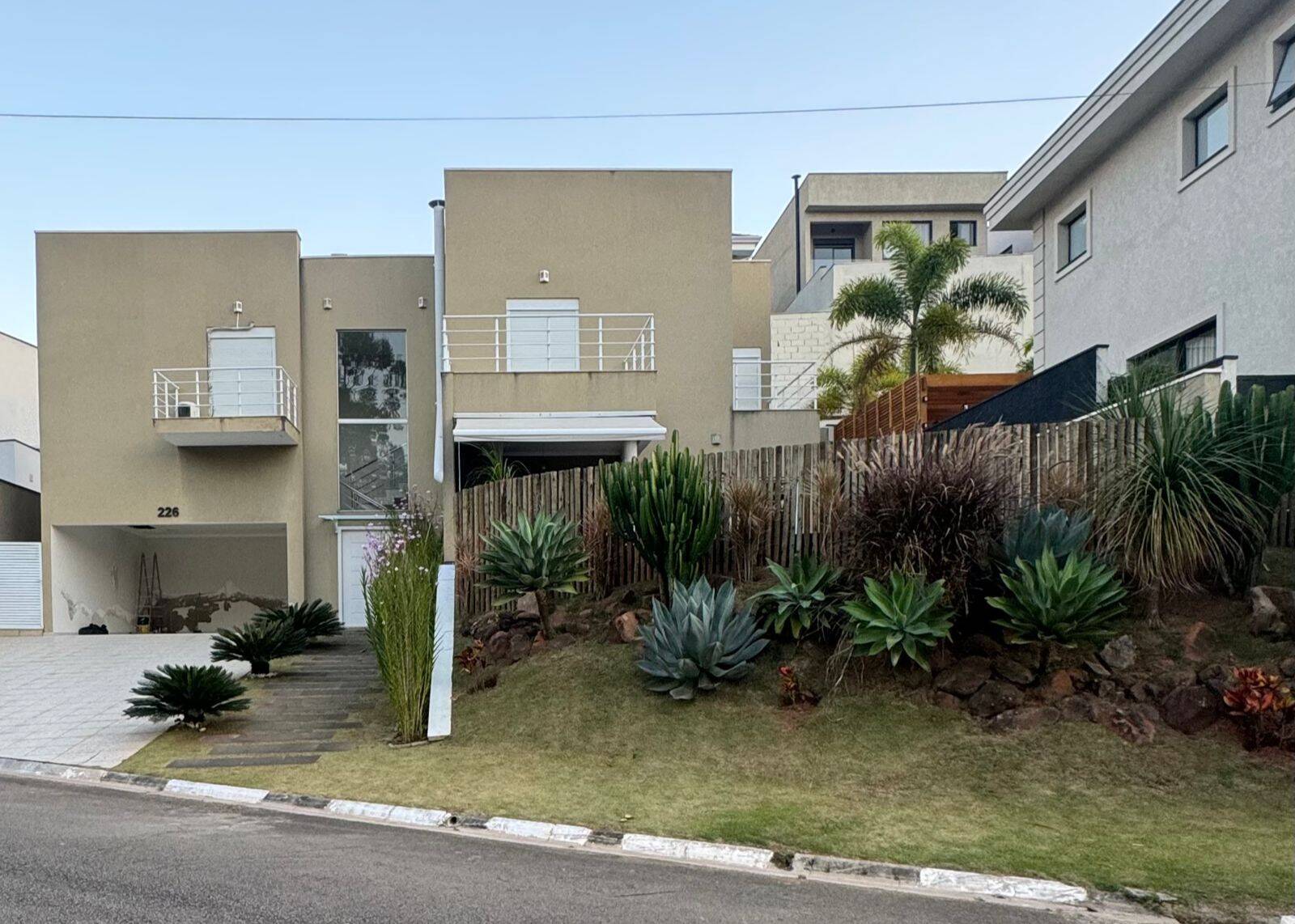#647 - Casa em condomínio para Venda em Santana de Parnaíba - SP