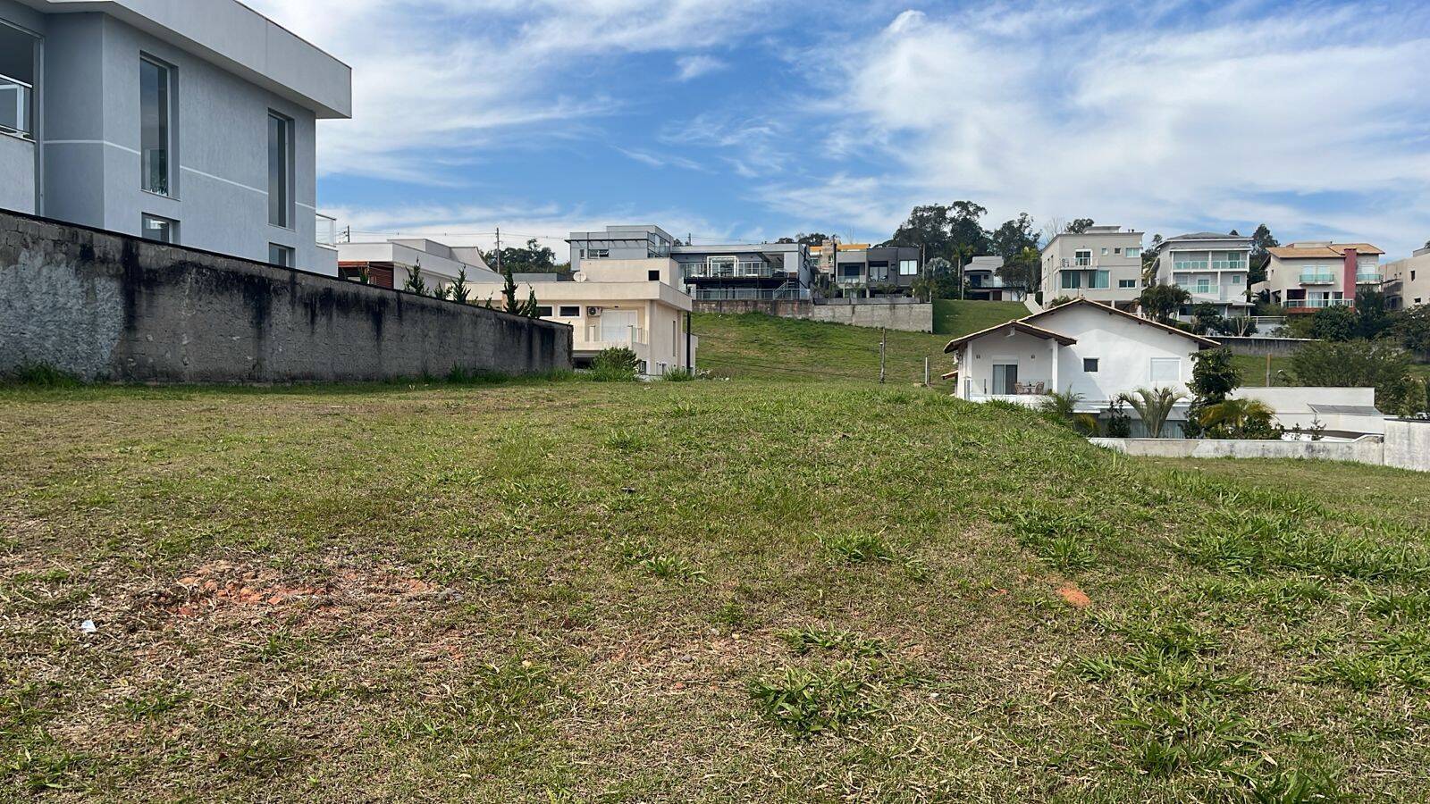 #651 - Terreno em condomínio para Venda em Jandira - SP