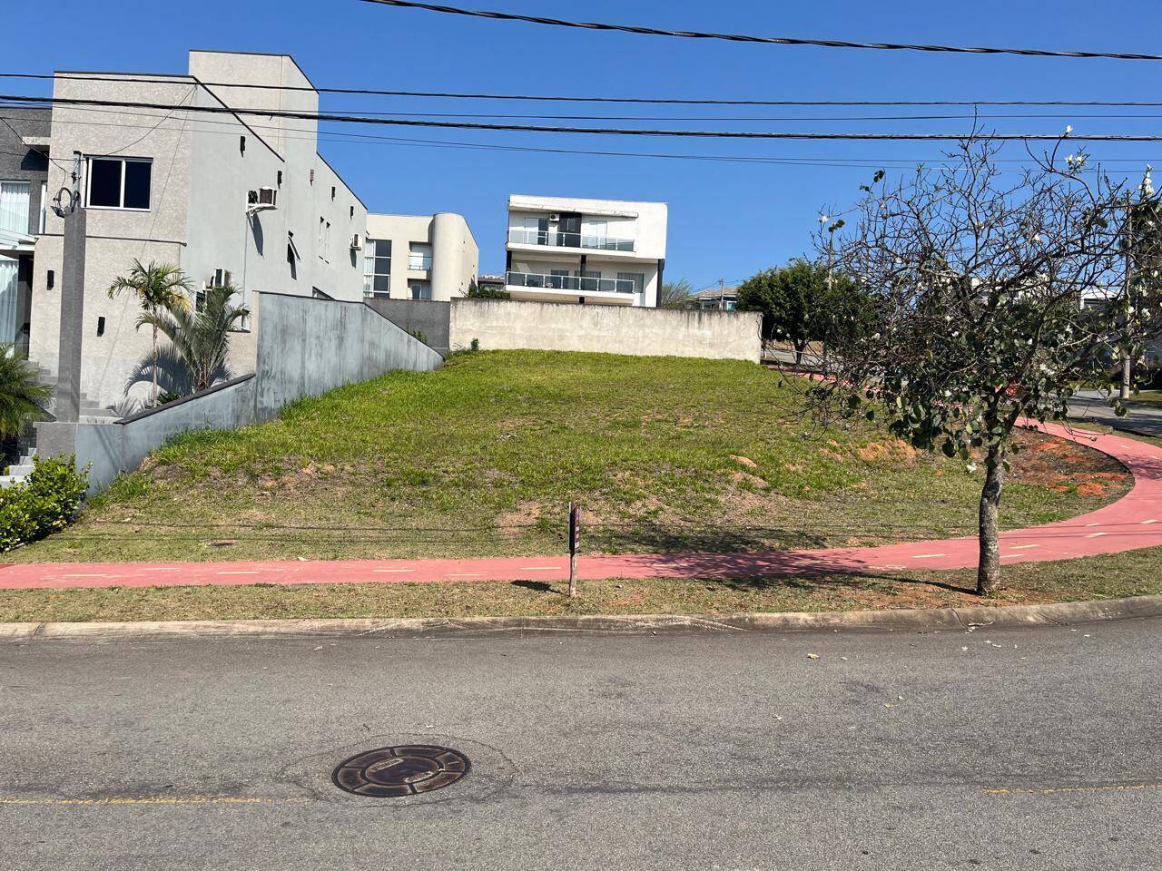 #653 - Terreno em condomínio para Venda em Jandira - SP