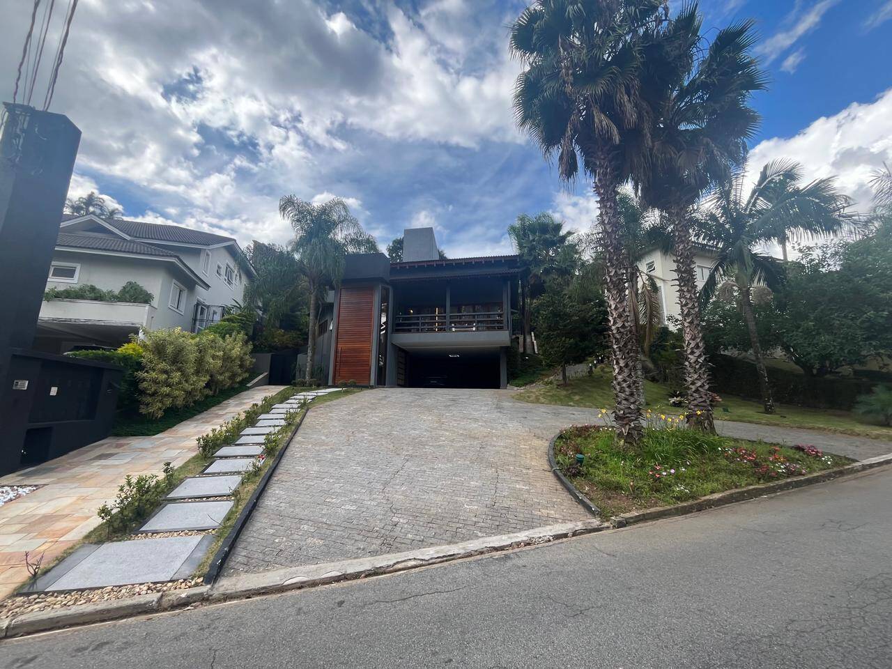 #710 - Casa em condomínio para Venda em Barueri - SP