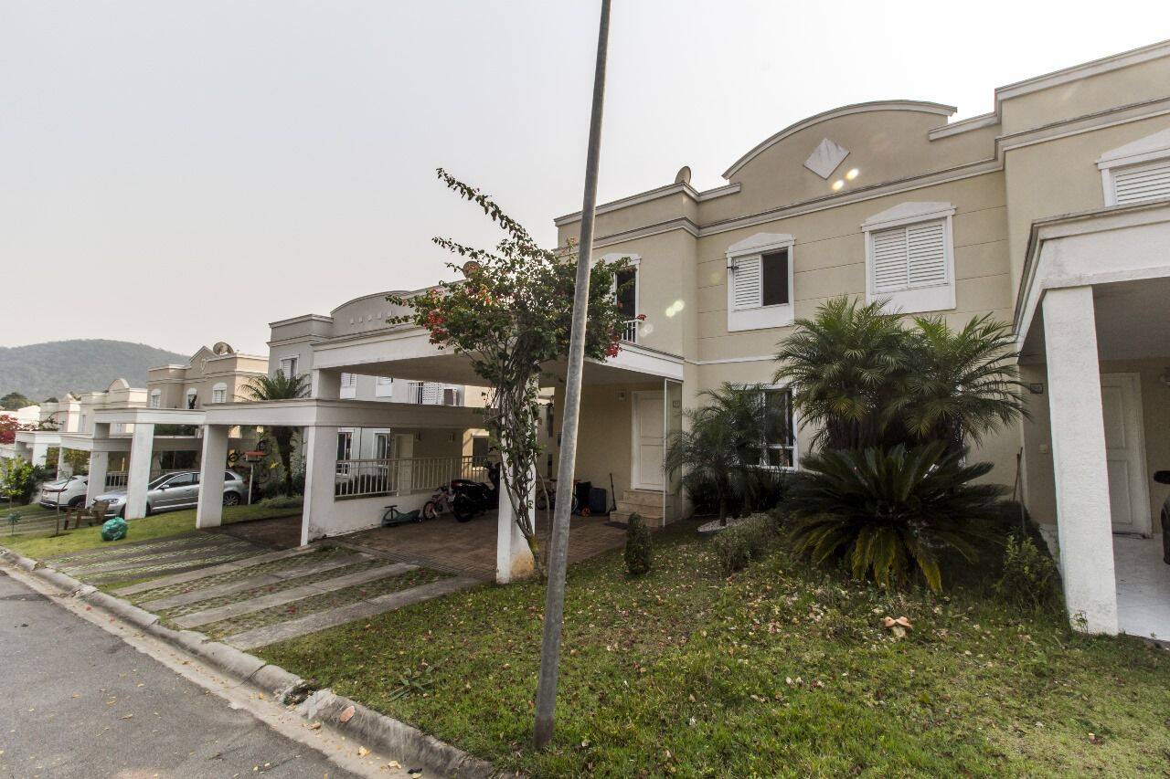 #833 - Casa em condomínio para Venda em Santana de Parnaíba - SP