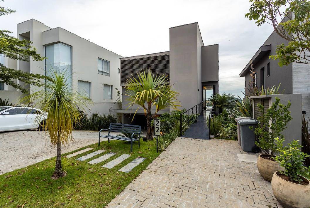 #858 - Casa para Venda em Santana de Parnaíba - SP