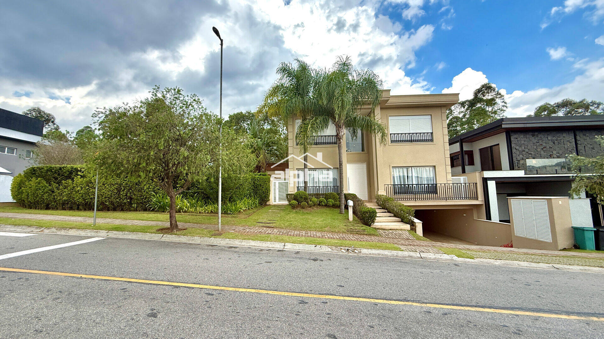 #890 - Casa em condomínio para Venda em Santana de Parnaíba - SP