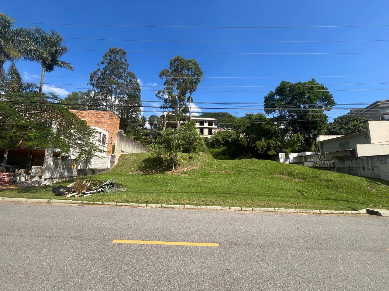 #910 - Terreno em condomínio para Venda em Barueri - SP