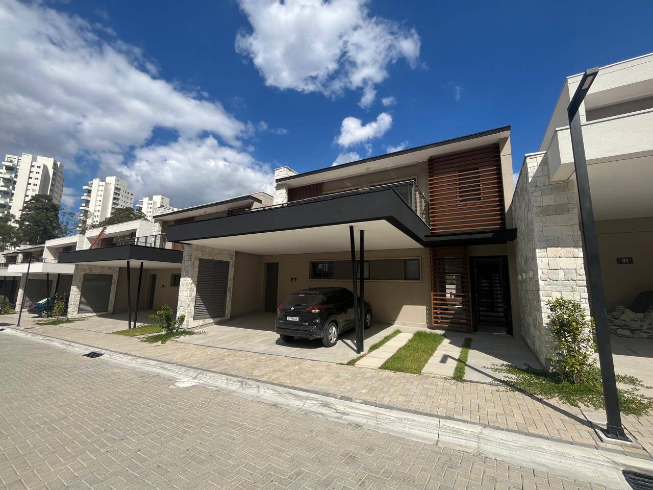 #929 - Casa em condomínio para Venda em Santana de Parnaíba - SP
