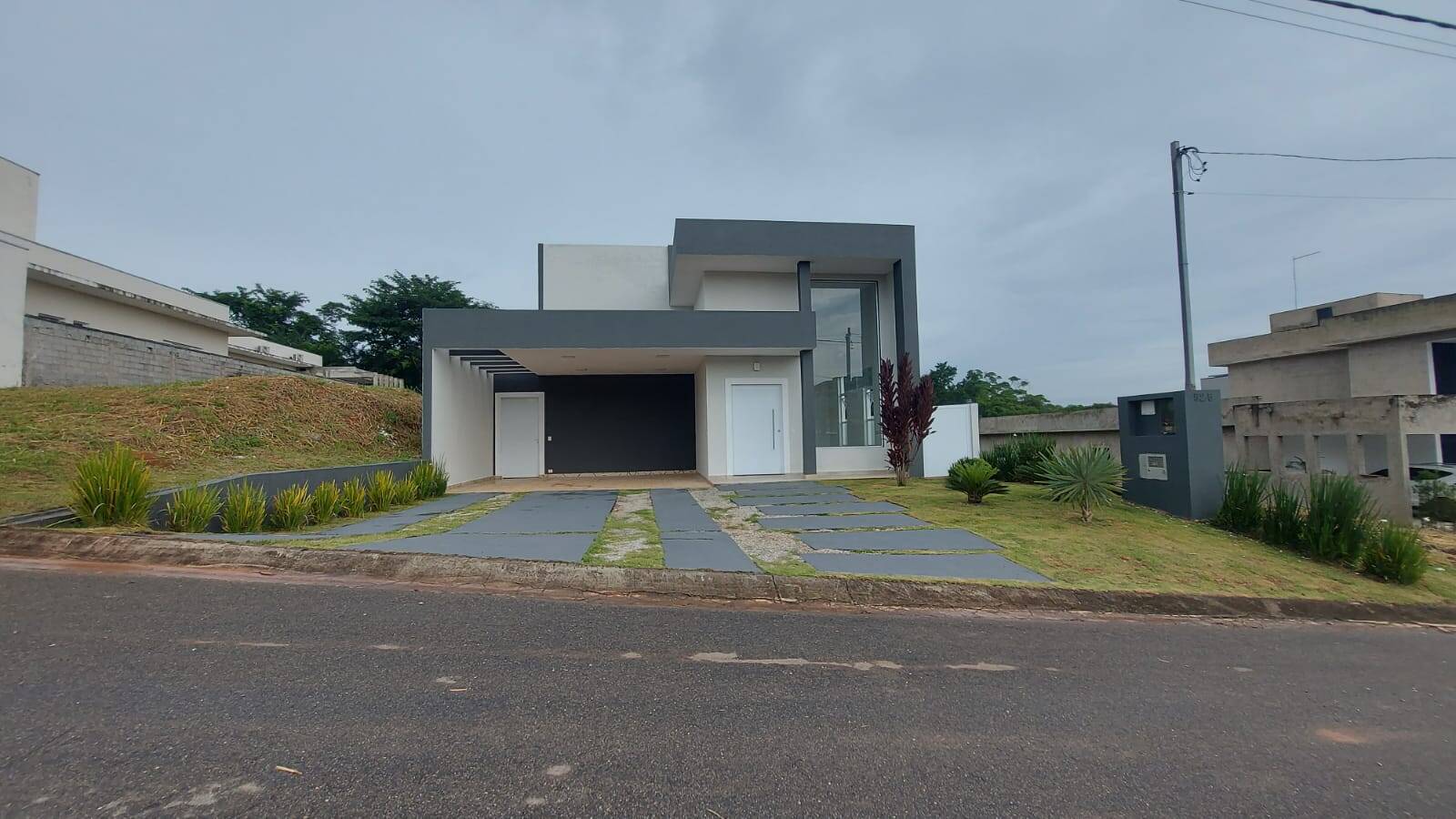 #985 - Casa em condomínio para Venda em Vargem Grande Paulista - SP