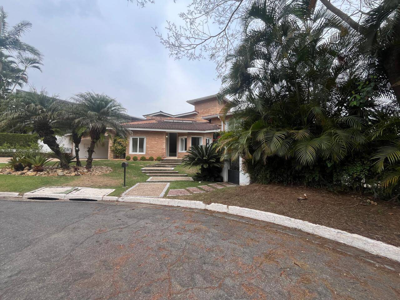 #273 - Casa em condomínio para Venda em Barueri - SP