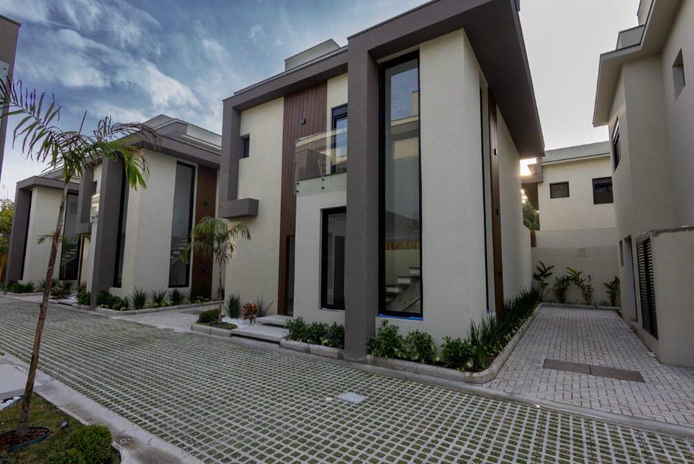 #1216 - Casa em condomínio para Venda em São Sebastião - SP