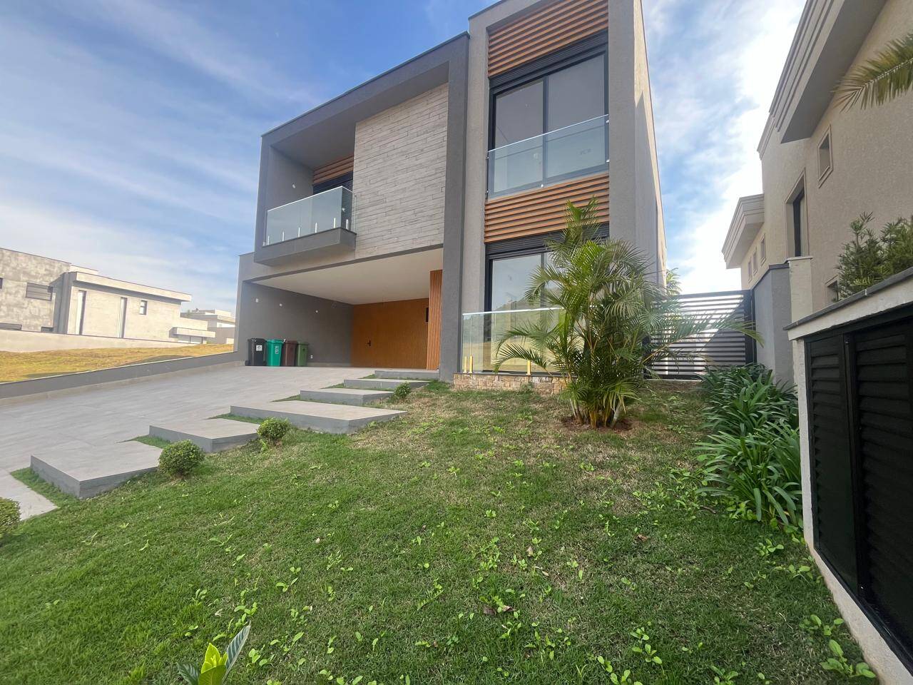 #1318 - Casa em condomínio para Venda em Santana de Parnaíba - SP