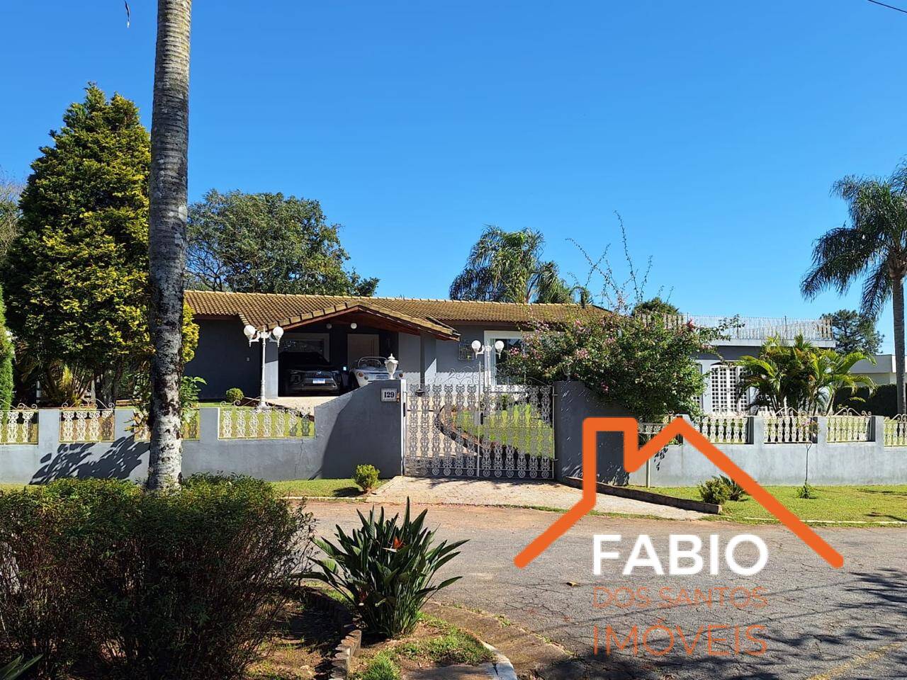 Casa de Condomínio à venda com 3 quartos, 300m² - Foto 1