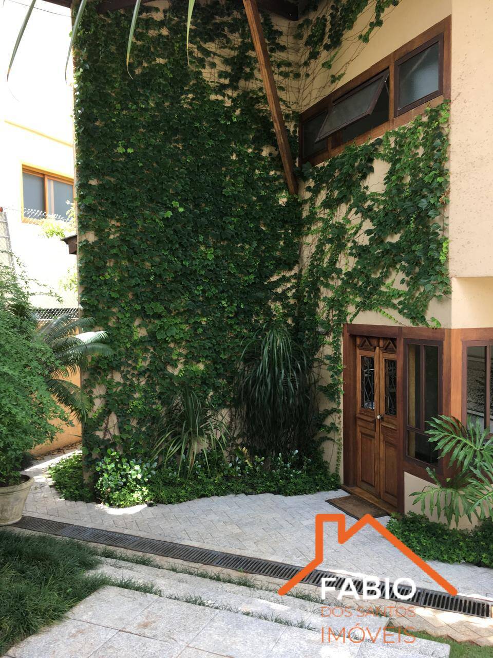 Casa de Condomínio à venda com 4 quartos, 388m² - Foto 2